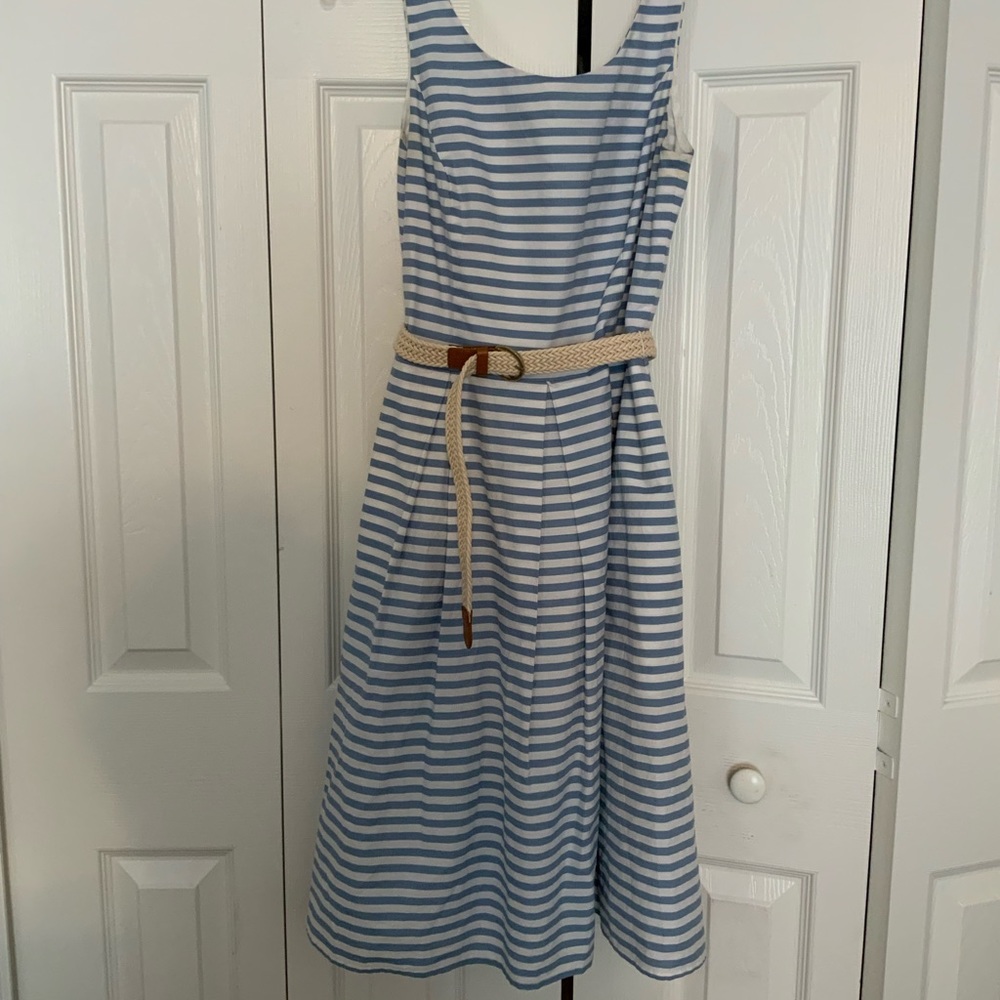 Jones New York Size 6 Blue & White Striped Dress